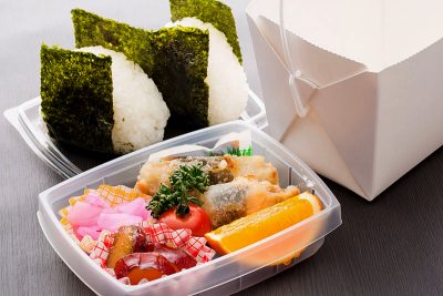 おにぎり弁当 600円