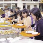 夕 食